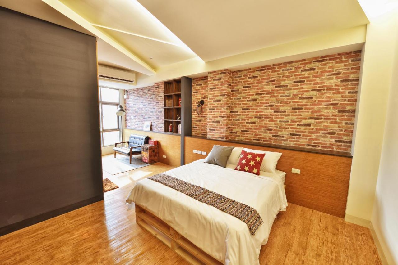 Owl Inn Tainan Bagian luar foto