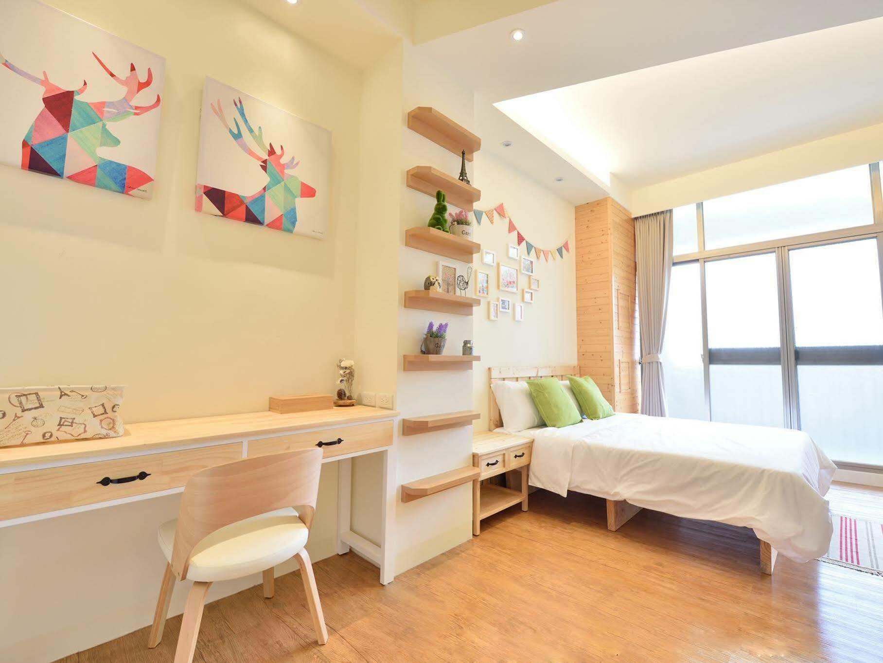 Owl Inn Tainan Bagian luar foto